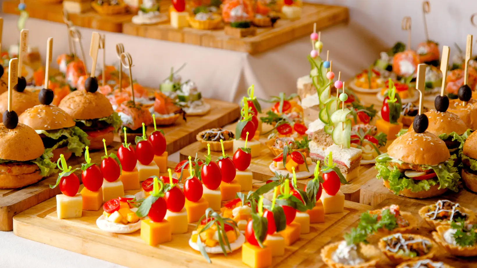 Catering Plus Dekorasi